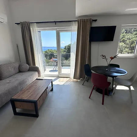 Gos Apartment *